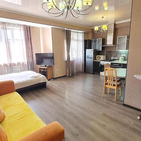 Orange Apartment With Panoramic View Biszkek Zewnętrze zdjęcie